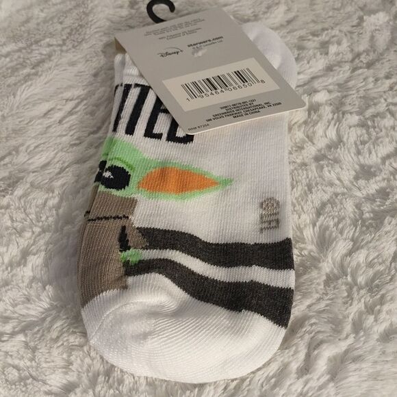Star Wars Mandalorian "Wanted" Socks - Picture 3 of 5